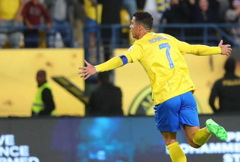 C羅創造歷史！6-0大勝中斬獲第66頂帽子，52場造66球，足壇歷史第1人！