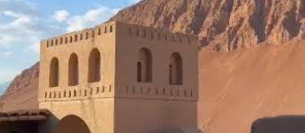 女子誤認景區拍婚紗照：真相揭開是火焰山萬佛宮