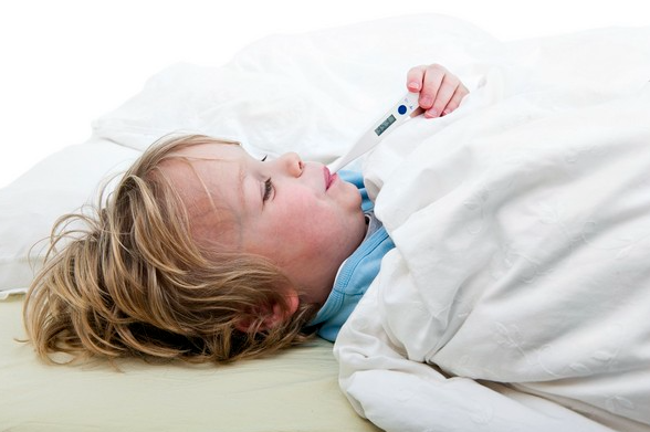 嬰兒發燒的常見原因及應對策略